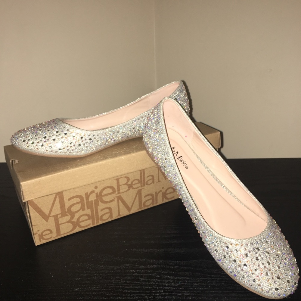 Size 9 Women Silver Bedazzled Flats